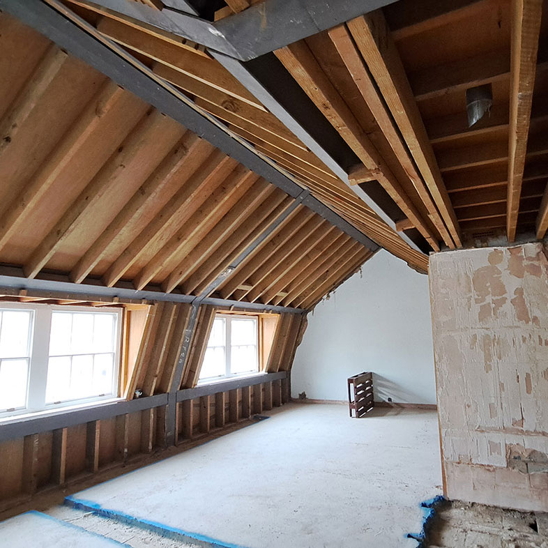 Hinde St starts on site